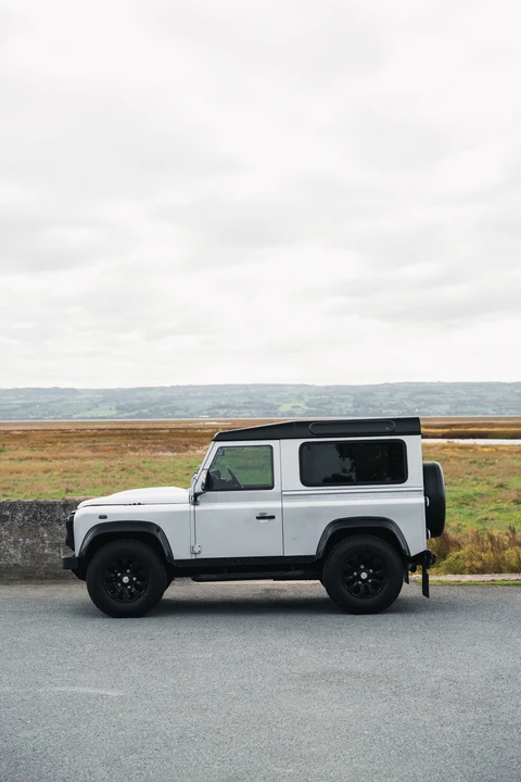 2011 Land Rover Defender 90 - Image 28 of 31