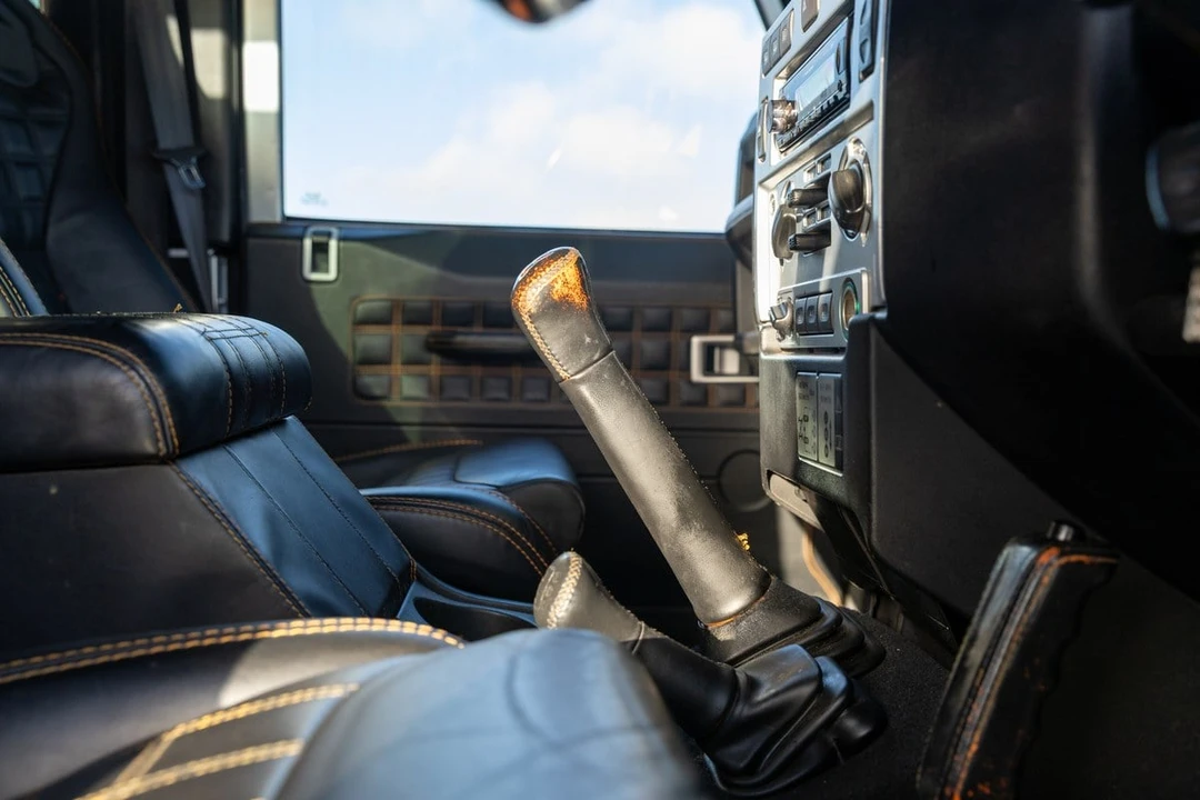 2011 Land Rover Defender 90 - Image 28 of 30