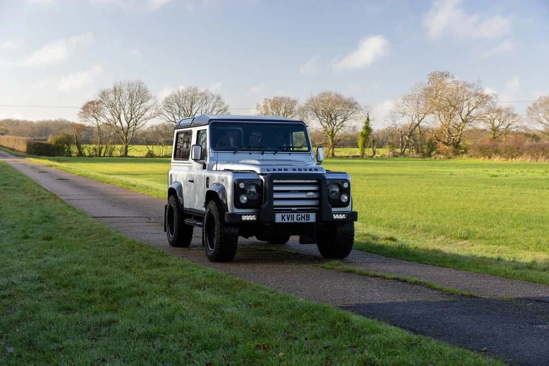 2011 Land Rover Defender 90 - Image 4 of 30