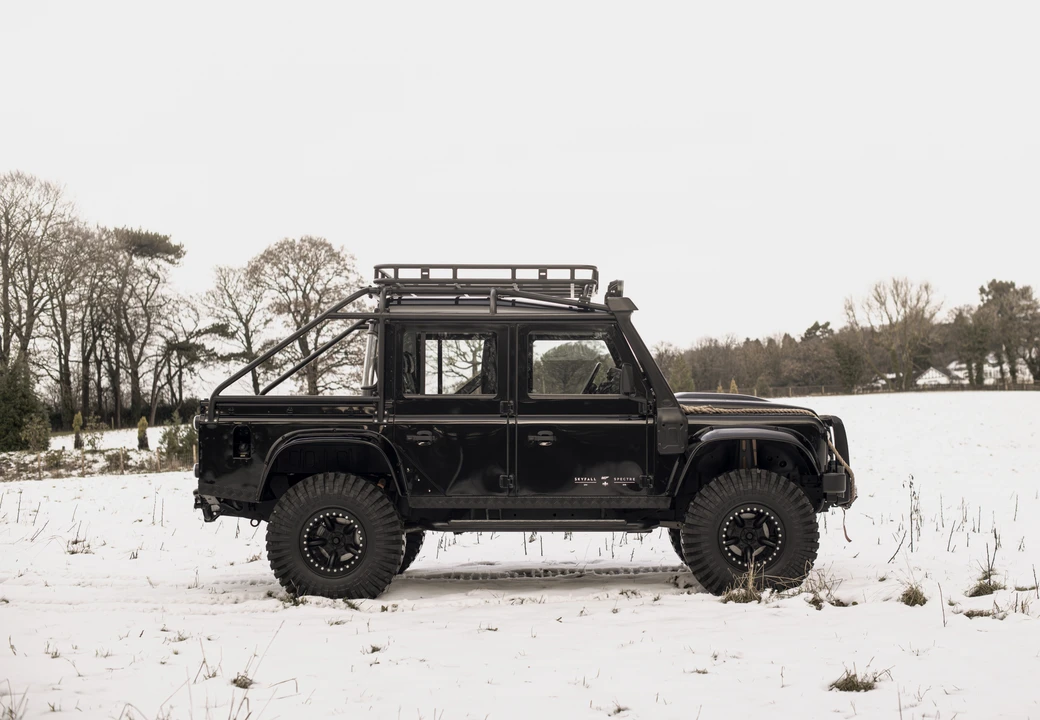 2011 Land Rover Defender 110 - Image 7 of 31