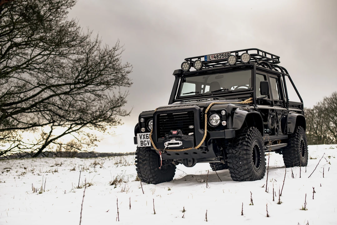 2011 Land Rover Defender 110 - Image 9 of 31