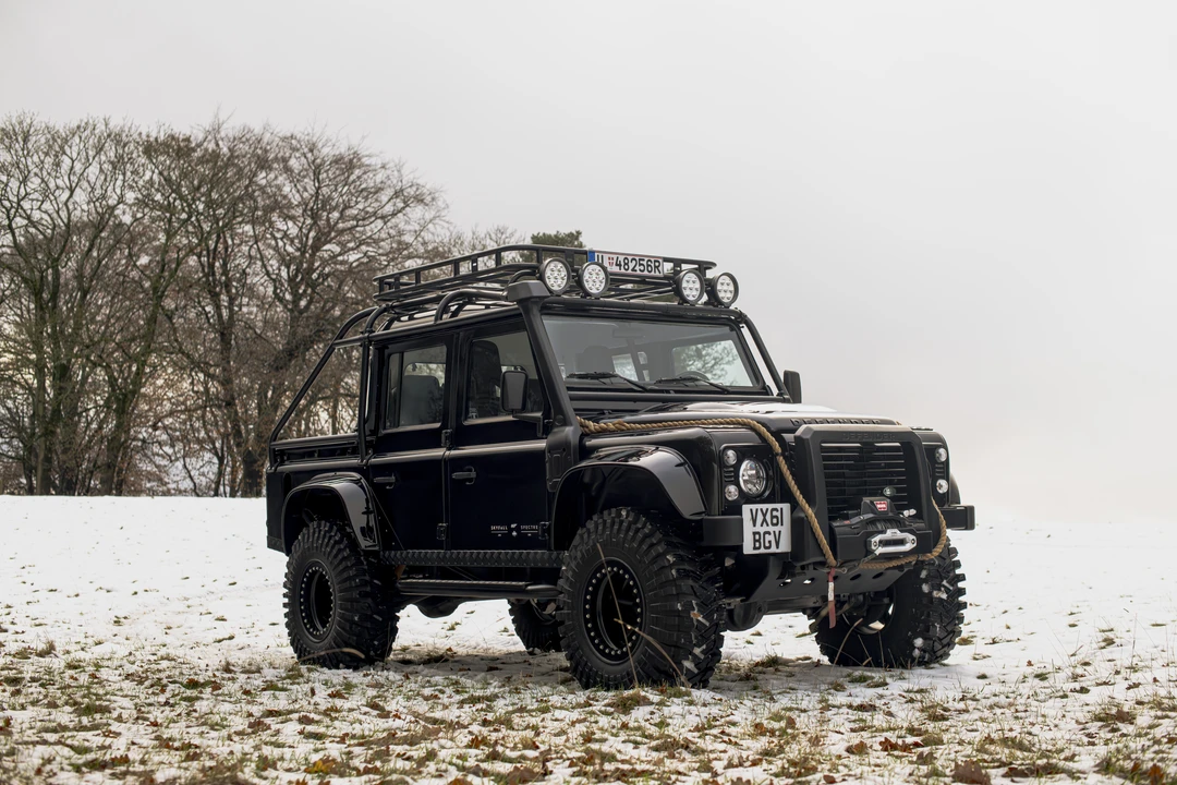 2011 Land Rover Defender 110 - Image 19 of 31
