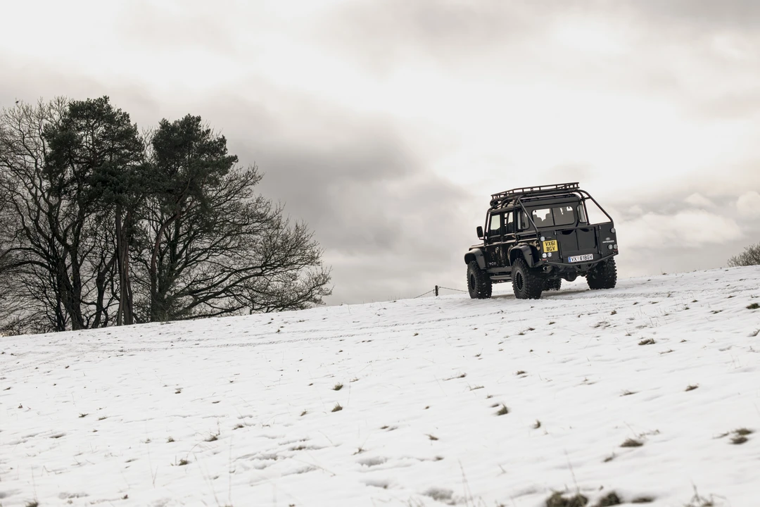 2011 Land Rover Defender 110 - Image 23 of 31