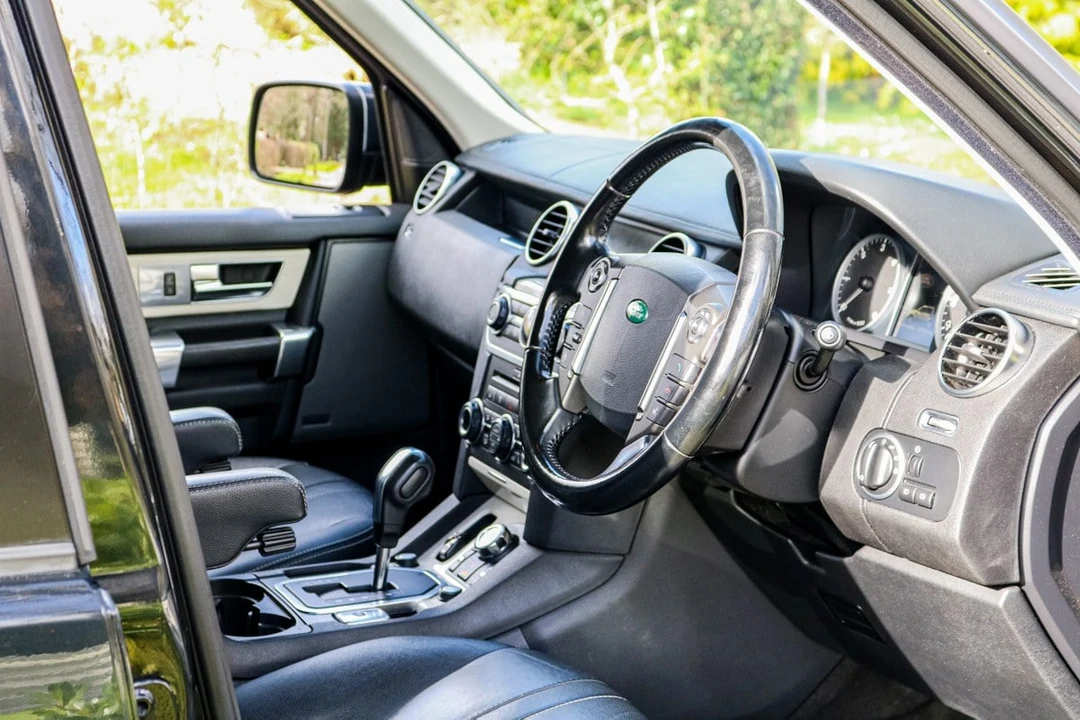 2011 Land Rover Discovery 4th Gen - Image 15 of 30