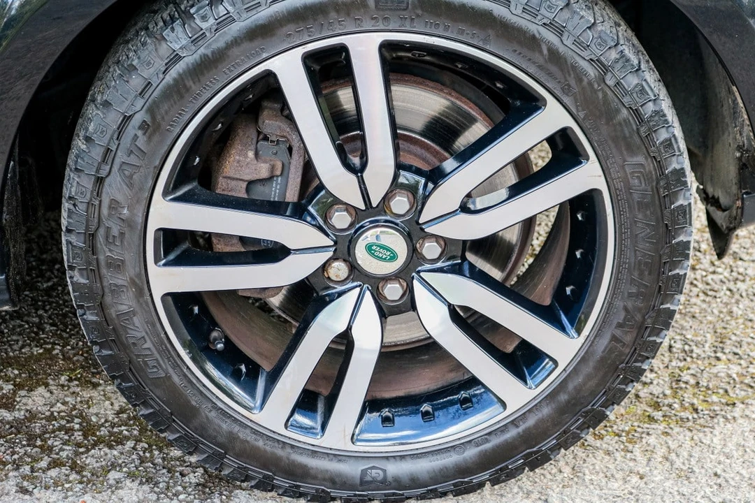 2011 Land Rover Discovery 4th Gen - Image 11 of 30