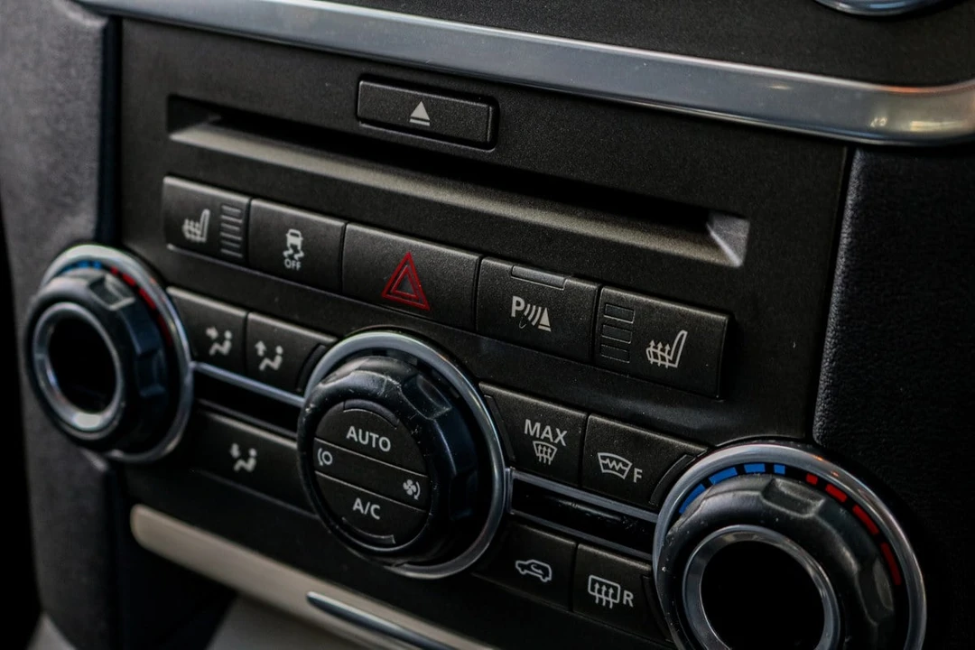 2011 Land Rover Discovery 4th Gen - Image 22 of 30