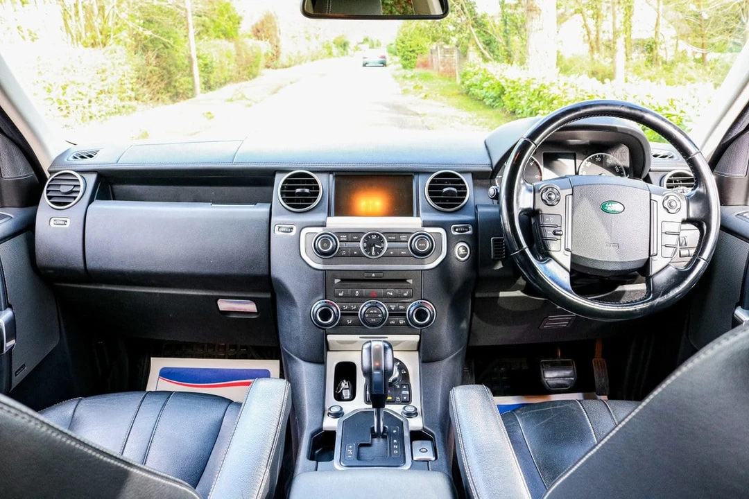 2011 Land Rover Discovery 4th Gen - Image 16 of 30