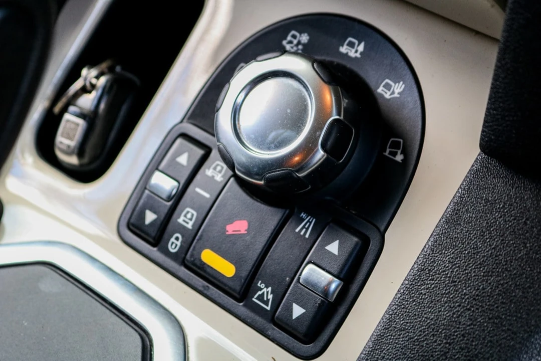 2011 Land Rover Discovery 4th Gen - Image 25 of 30