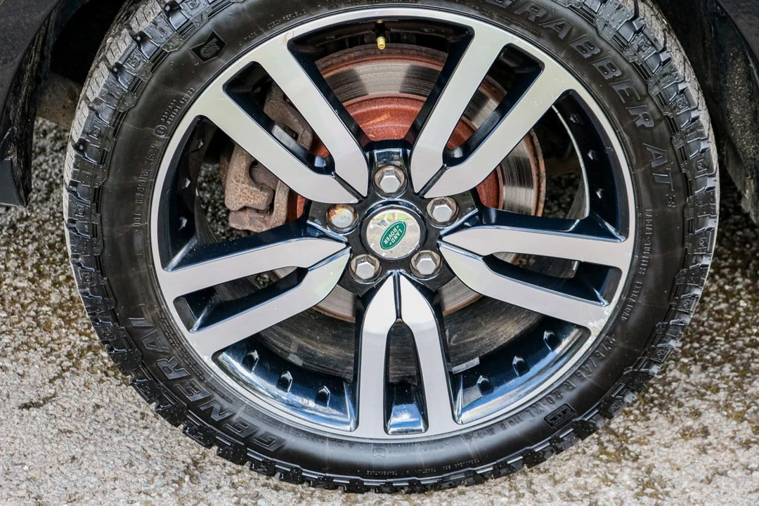 2011 Land Rover Discovery 4th Gen - Image 12 of 30