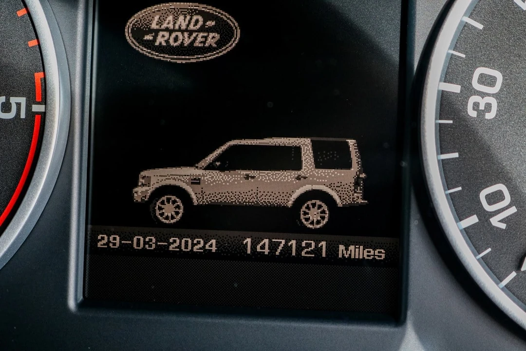 2011 Land Rover Discovery 4th Gen - Image 19 of 30