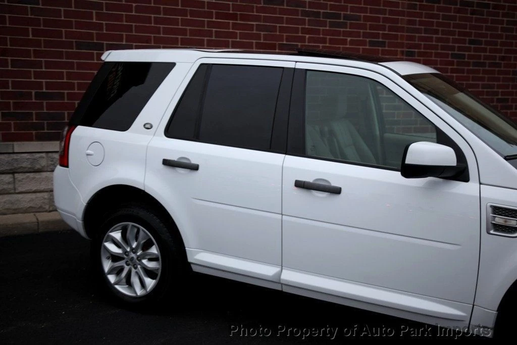 2011 Land Rover Freelander - Image 10 of 12