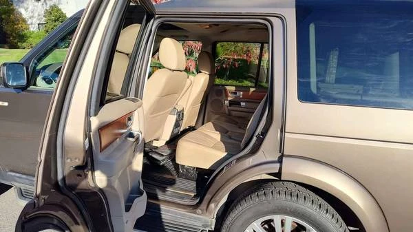 2011 Land Rover Discovery 4th Gen - Image 10 of 19