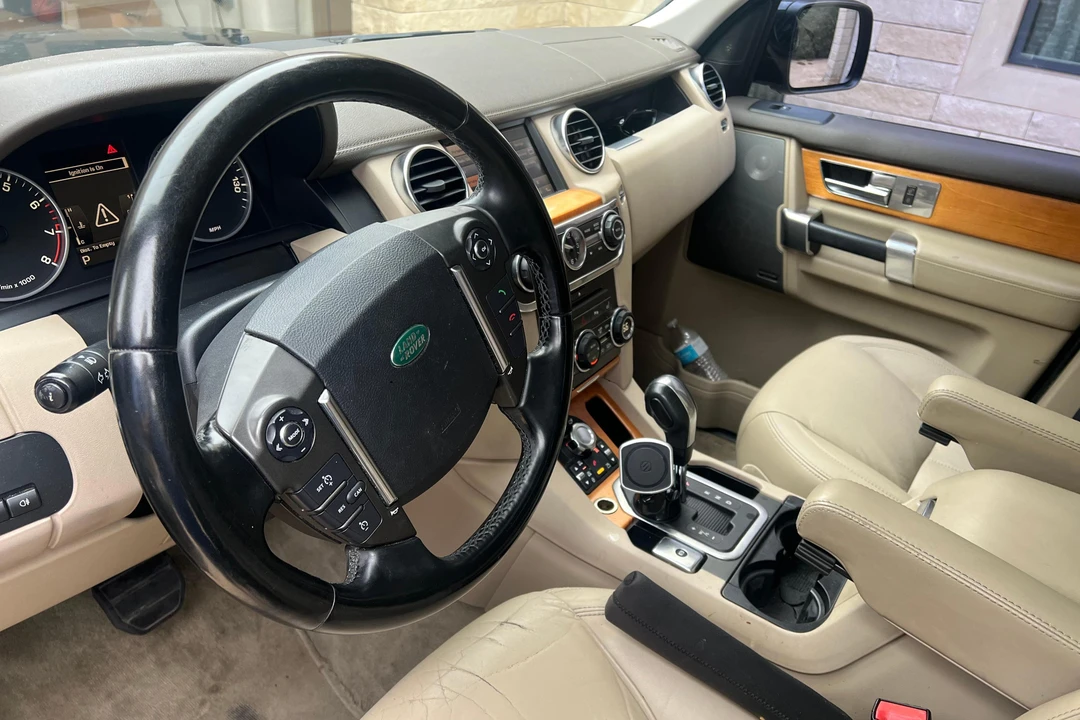 2011 Land Rover Discovery 4th Gen - Image 22 of 31