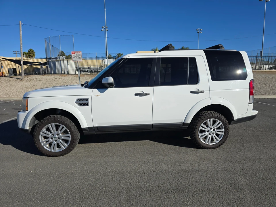2011 Land Rover Discovery 4th Gen - Image 8 of 31