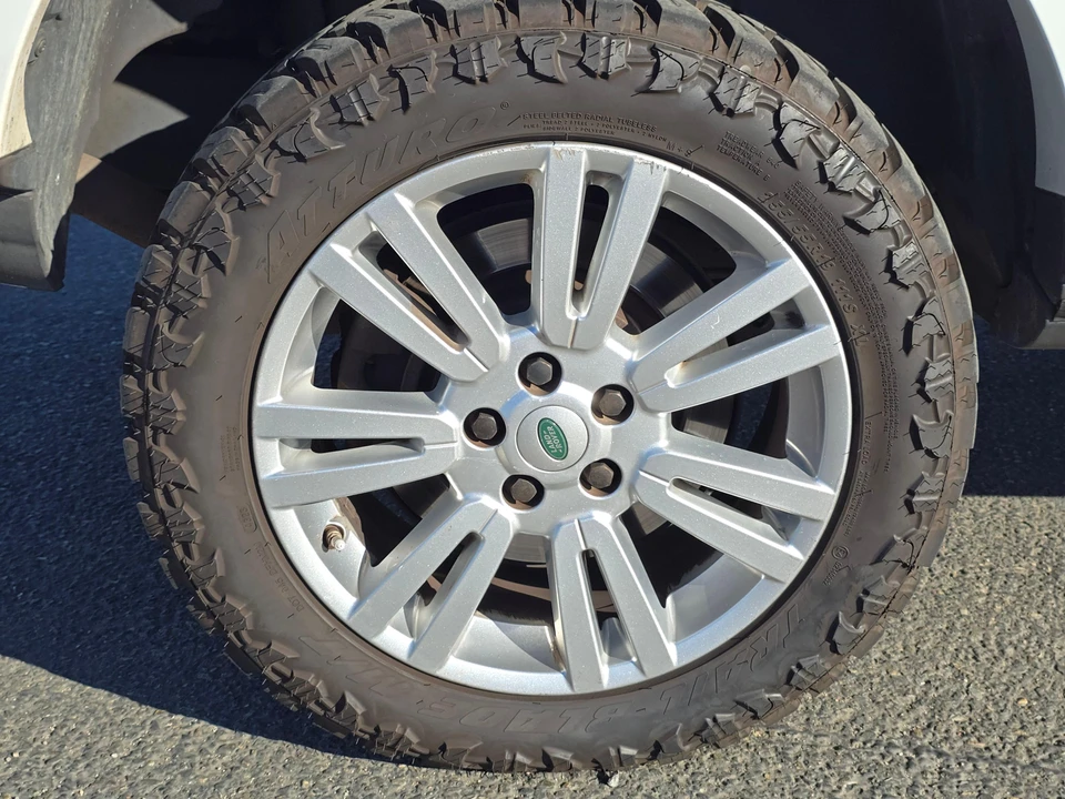 2011 Land Rover Discovery 4th Gen - Image 24 of 31