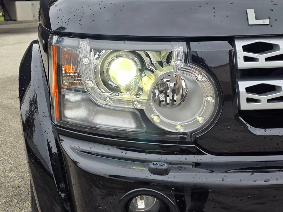 2011 Land Rover Discovery 4th Gen - Image 17 of 31