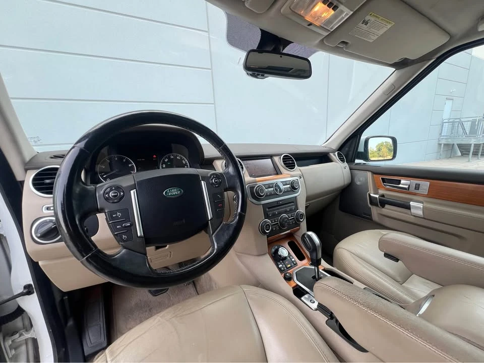 2011 Land Rover Discovery 4th Gen - Image 9 of 20