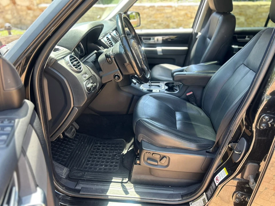 2011 Land Rover Discovery 4th Gen - Image 14 of 21