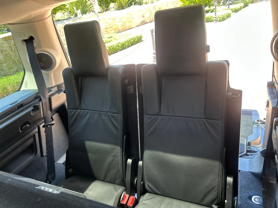 2011 Land Rover Discovery 4th Gen - Image 12 of 21