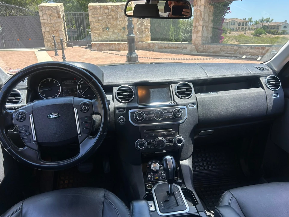 2011 Land Rover Discovery 4th Gen - Image 16 of 21