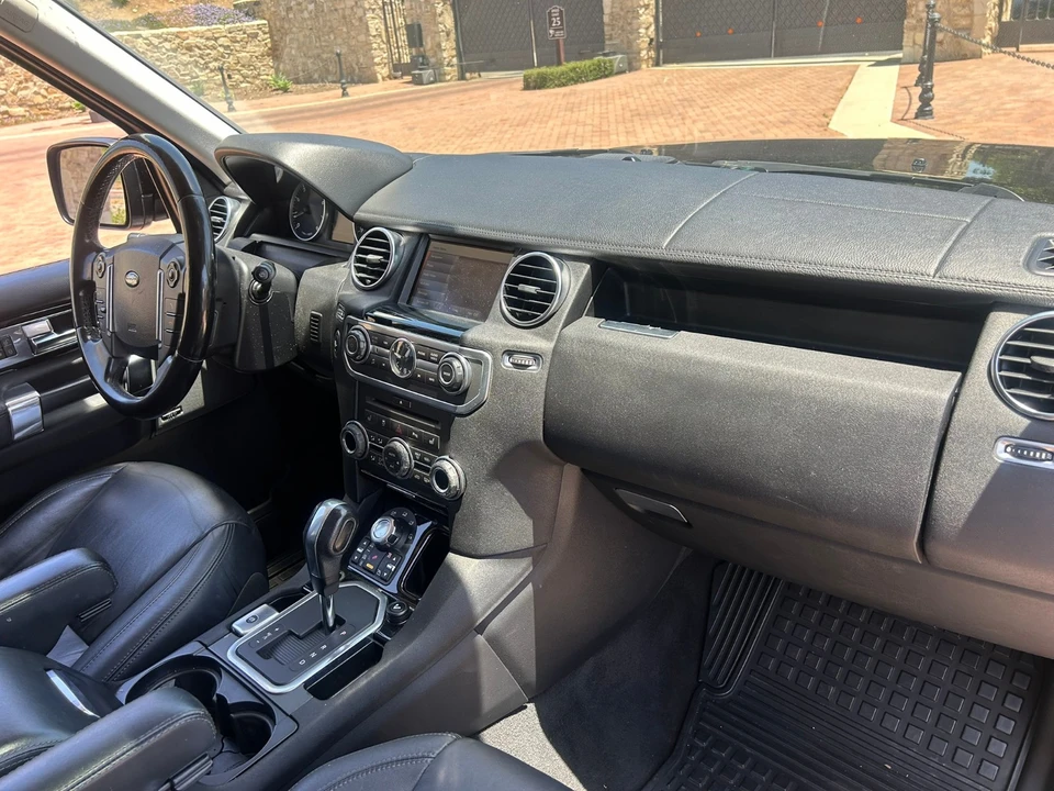 2011 Land Rover Discovery 4th Gen - Image 19 of 21