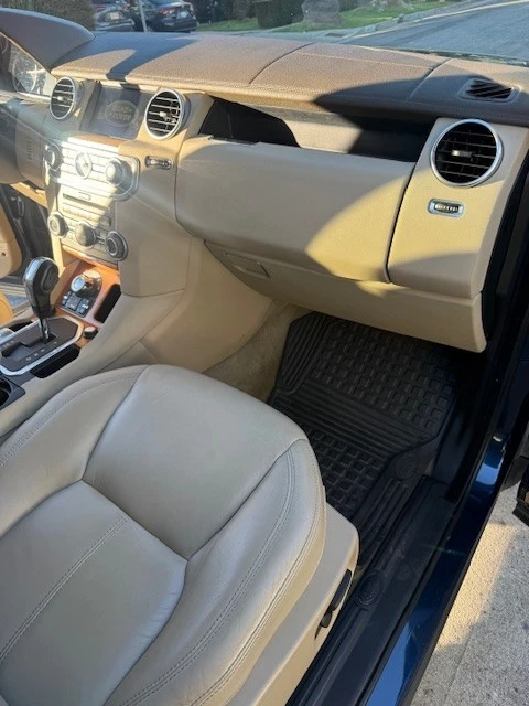 2011 Land Rover Discovery 4th Gen - Image 18 of 21