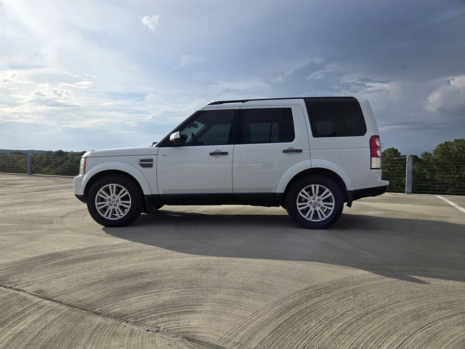 2011 Land Rover Discovery 4th Gen - Image 8 of 31