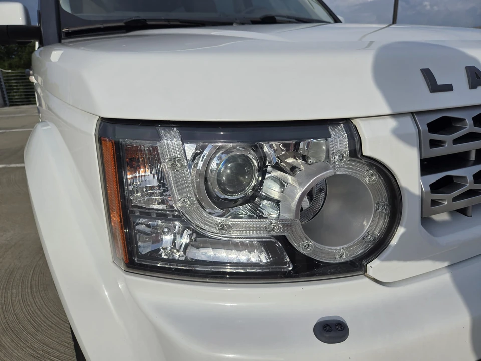 2011 Land Rover Discovery 4th Gen - Image 30 of 31