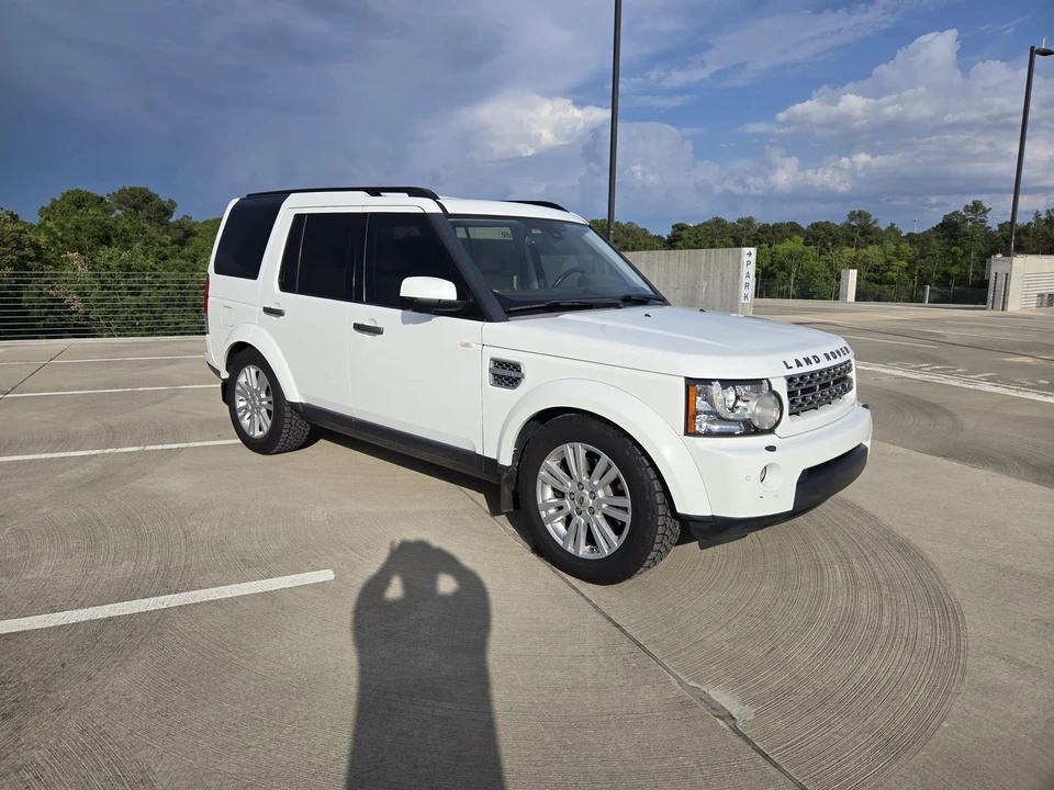 2011 Land Rover Discovery 4th Gen - Image 24 of 31