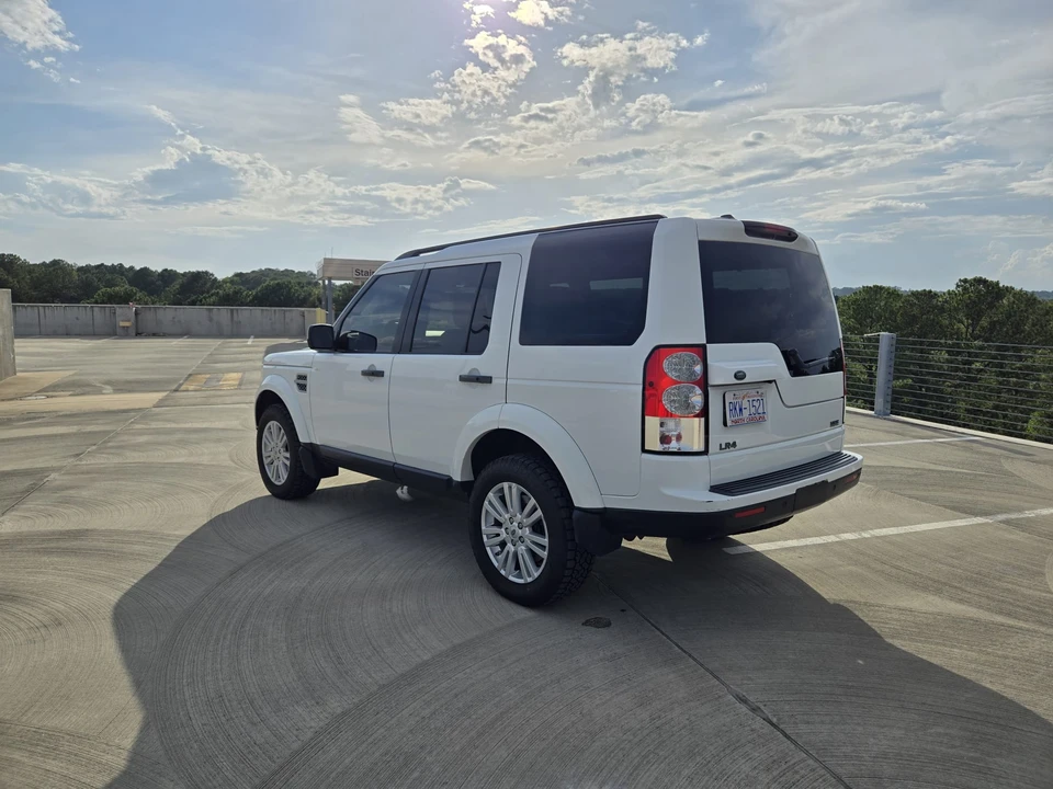 2011 Land Rover Discovery 4th Gen - Image 10 of 31