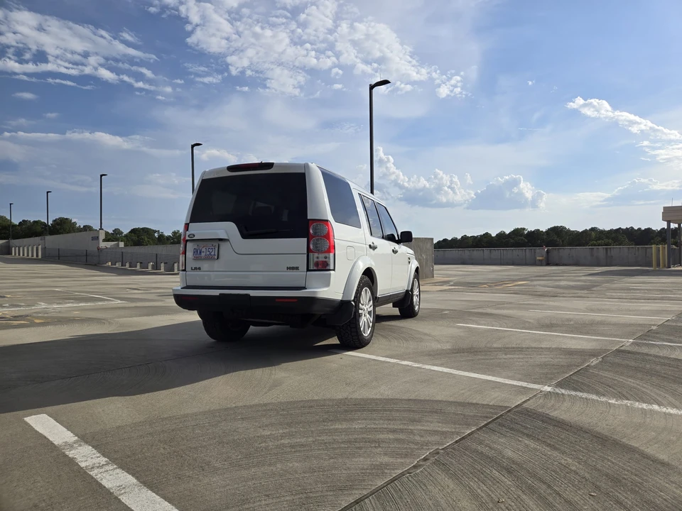2011 Land Rover Discovery 4th Gen - Image 16 of 31