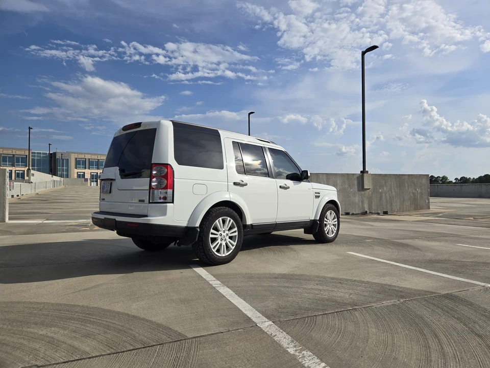 2011 Land Rover Discovery 4th Gen - Image 18 of 31