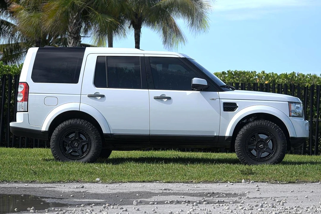 2011 Land Rover Discovery 4th Gen - Image 3 of 31