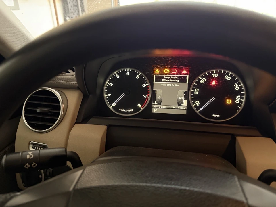 2011 Land Rover Discovery 4th Gen - Image 8 of 10