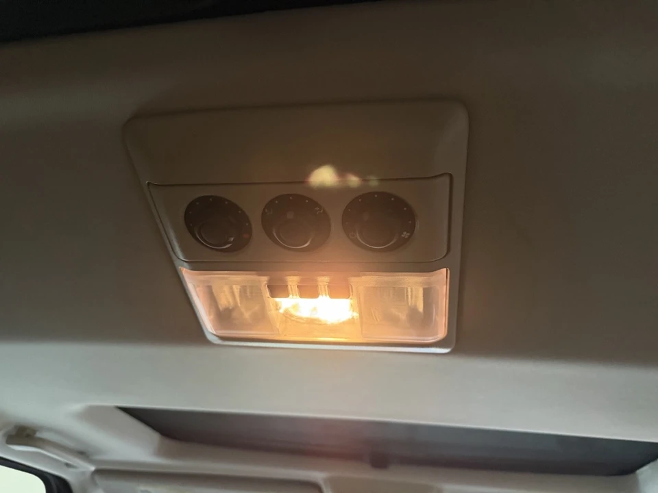 2011 Land Rover Discovery 4th Gen - Image 3 of 10