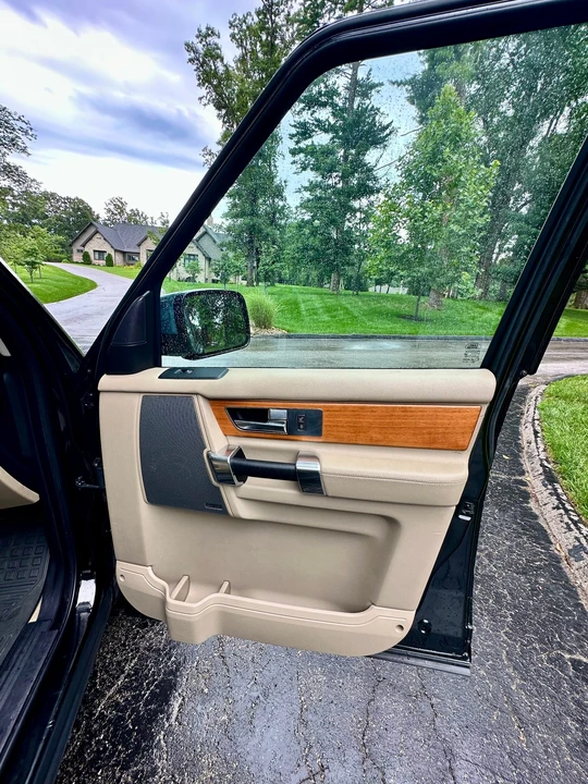 2011 Land Rover Discovery 4th Gen - Image 19 of 31