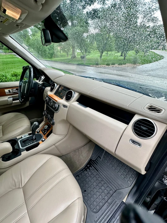 2011 Land Rover Discovery 4th Gen - Image 25 of 31