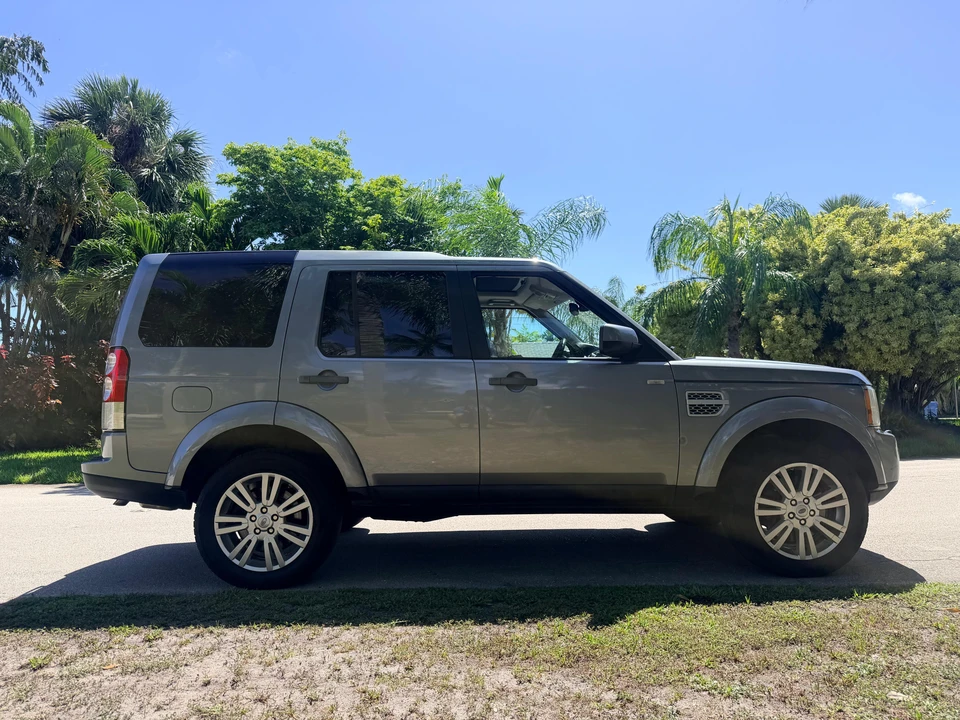 2011 Land Rover Discovery 4th Gen - Image 14 of 31