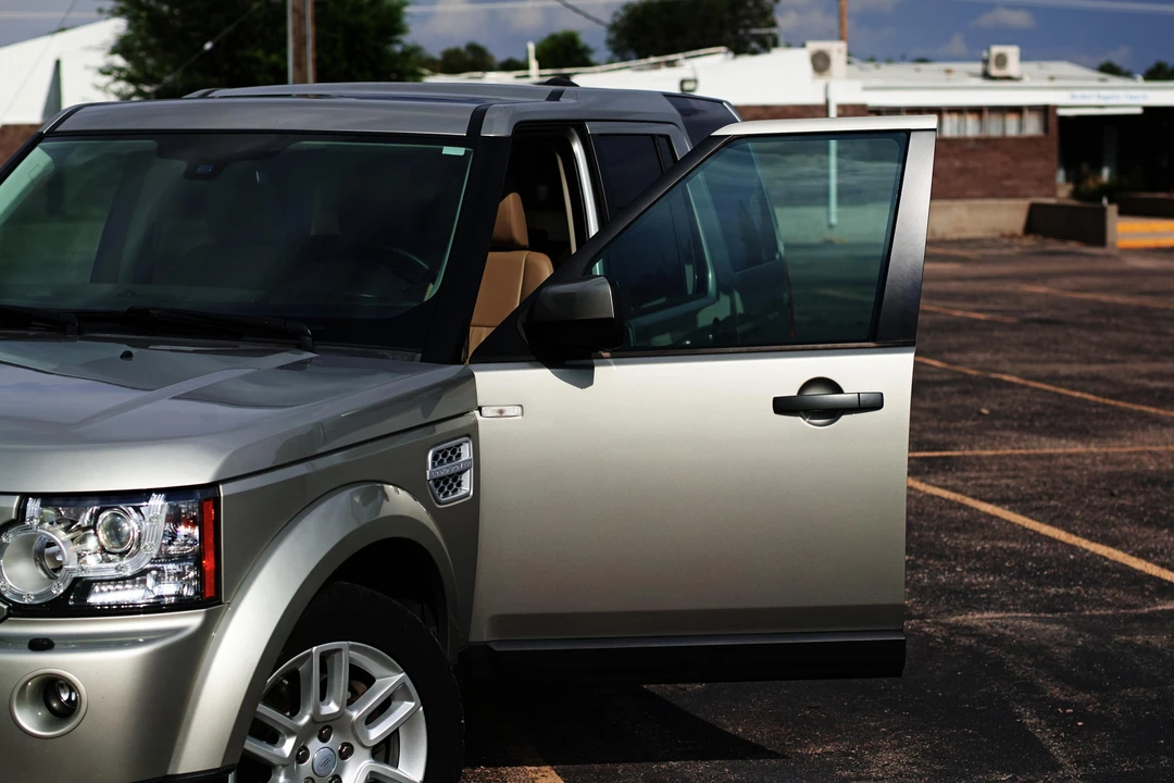 2011 Land Rover Discovery 4th Gen - Image 10 of 31