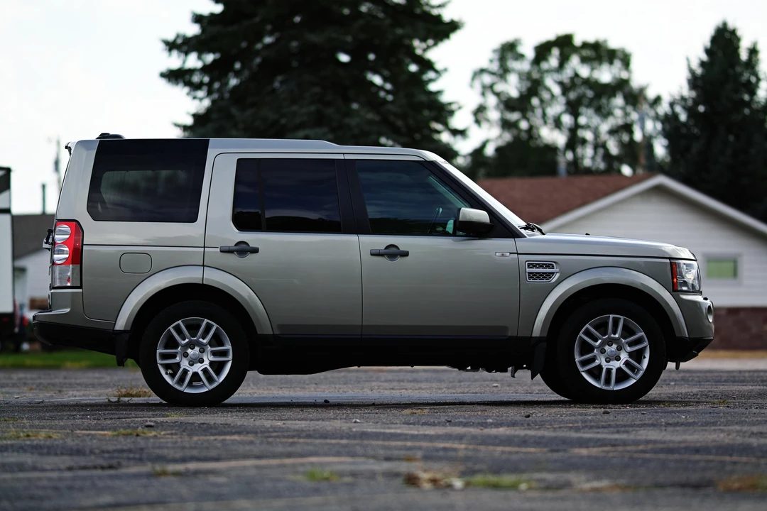 2011 Land Rover Discovery 4th Gen - Image 9 of 31
