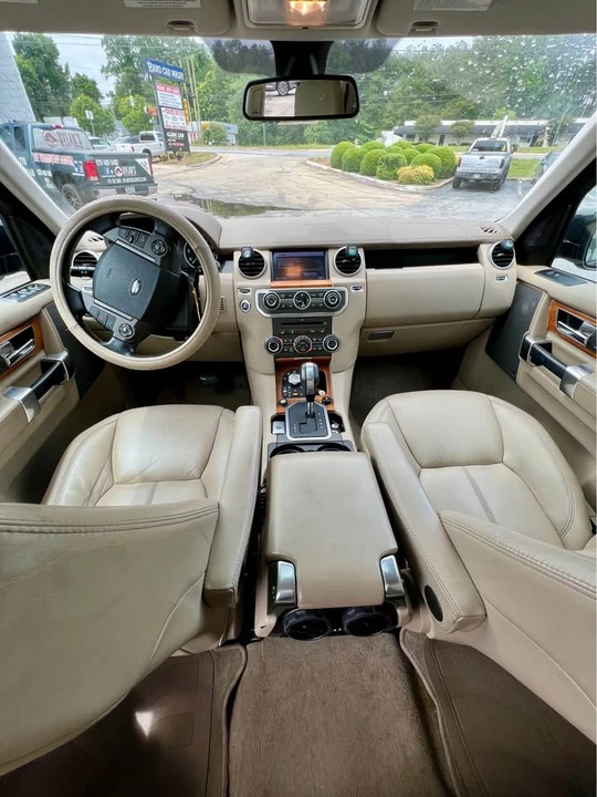 2011 Land Rover Discovery 4th Gen - Image 10 of 16