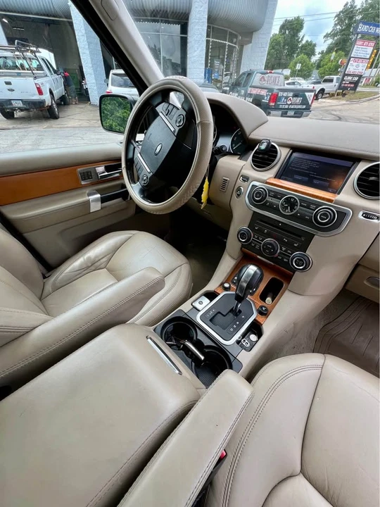 2011 Land Rover Discovery 4th Gen - Image 9 of 16