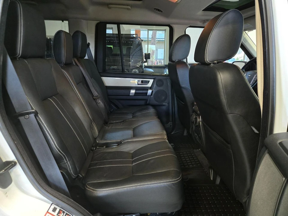 2011 Land Rover Discovery 4th Gen - Image 11 of 18