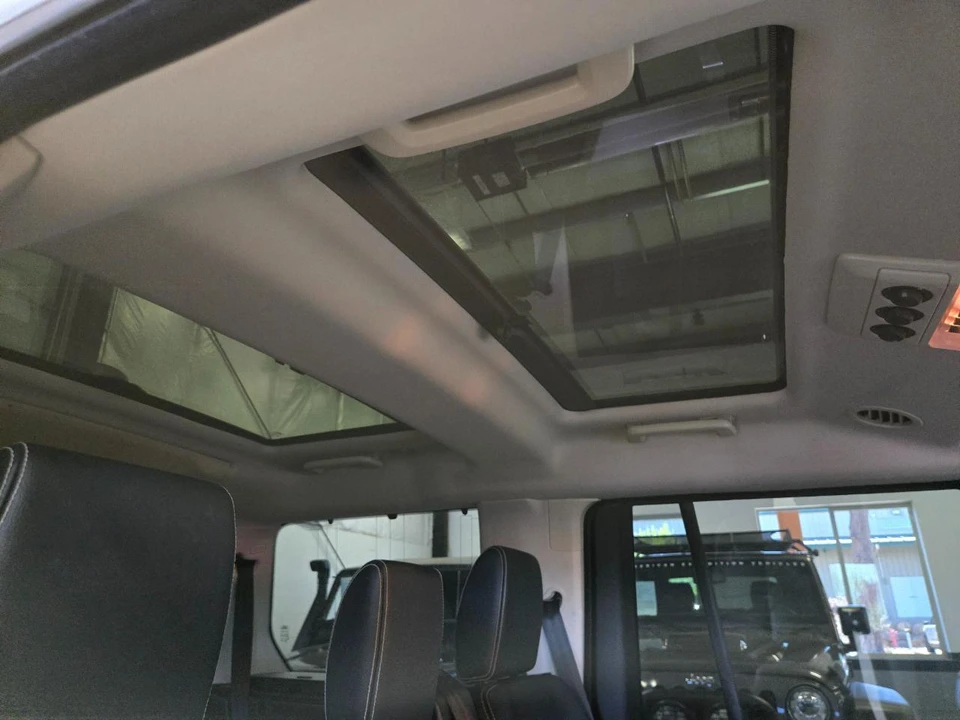2011 Land Rover Discovery 4th Gen - Image 16 of 18