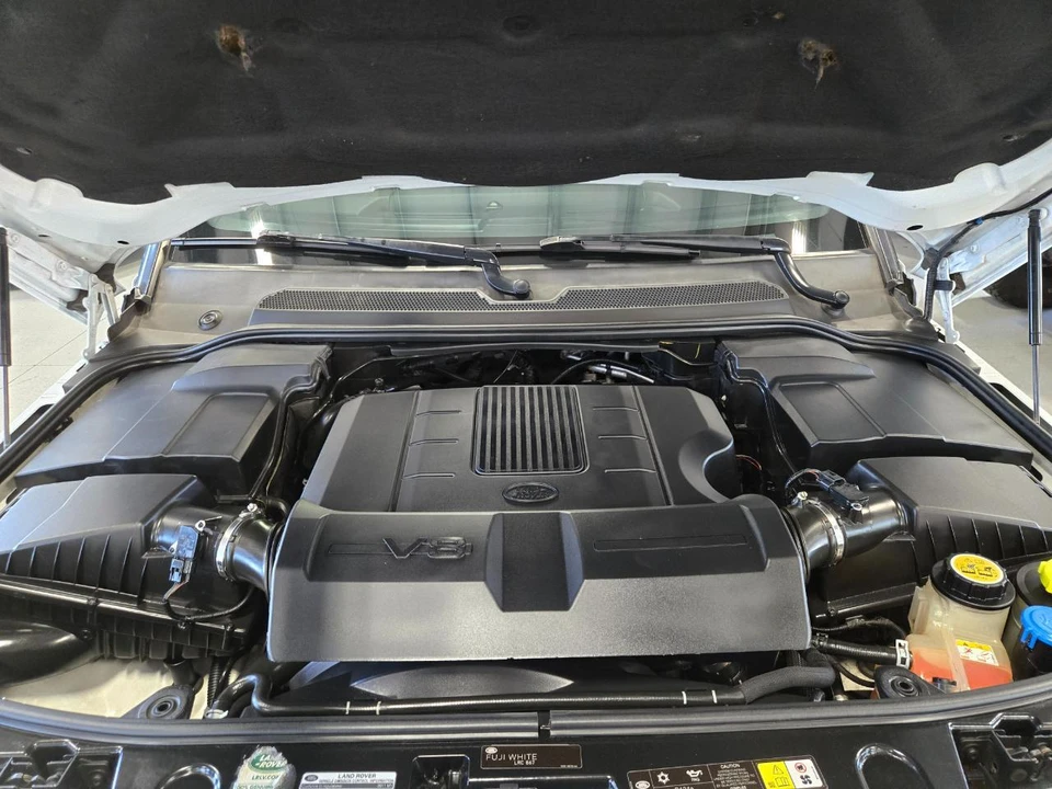 2011 Land Rover Discovery 4th Gen - Image 18 of 18