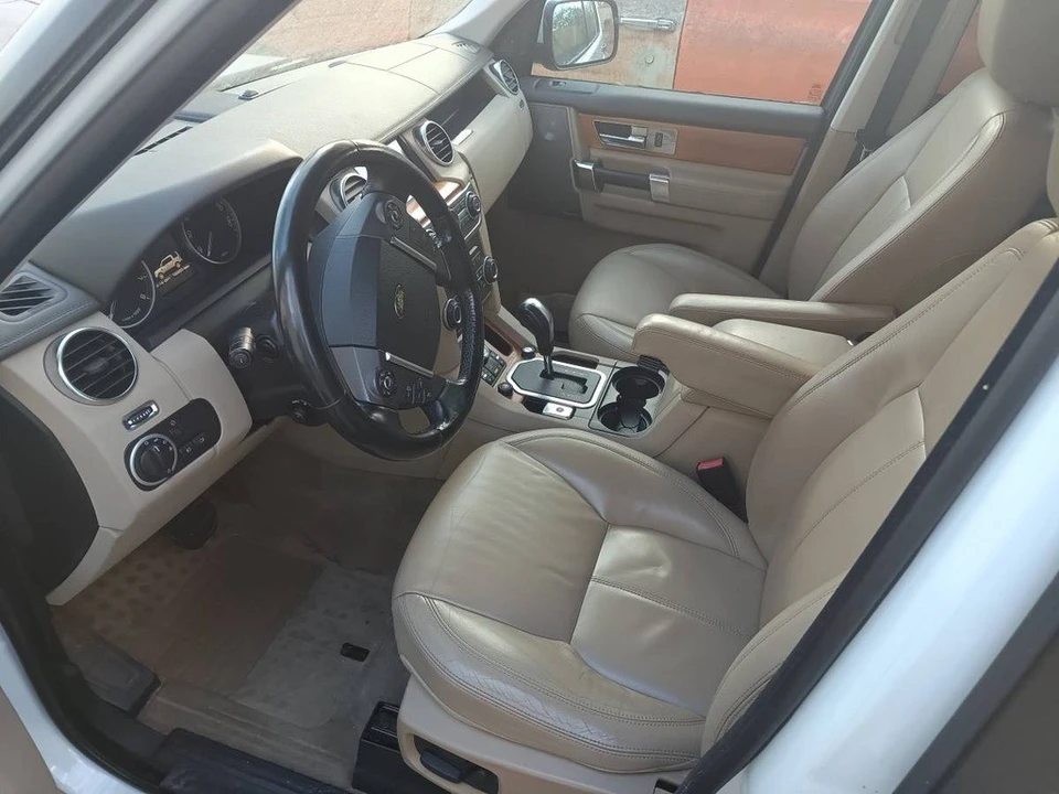 2011 Land Rover Discovery 4th Gen - Image 3 of 12