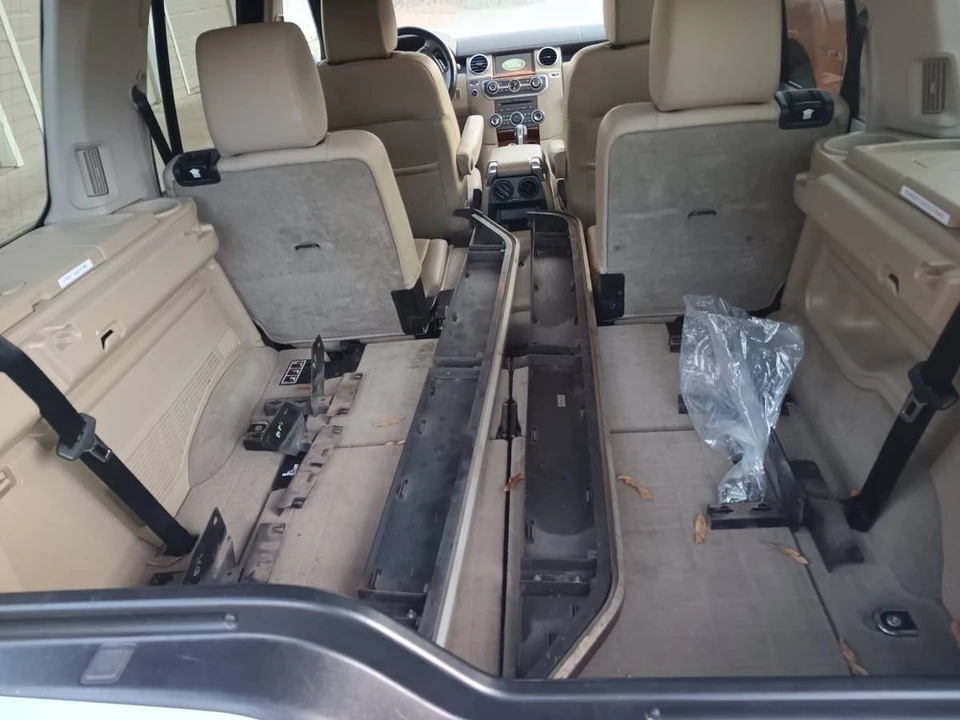 2011 Land Rover Discovery 4th Gen - Image 7 of 12