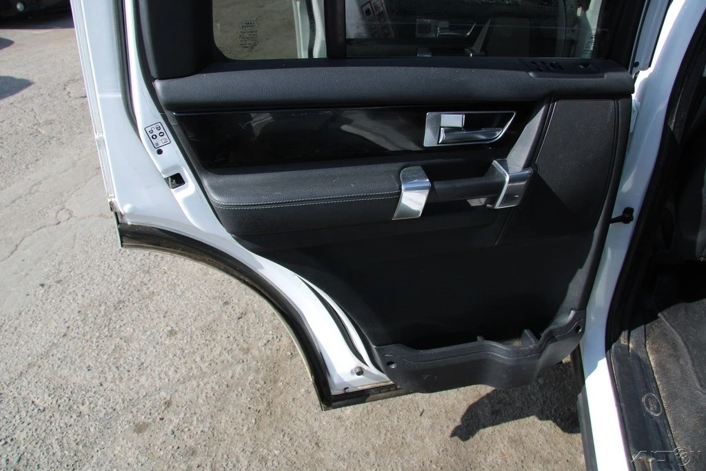 2011 Land Rover Discovery 4th Gen - Image 19 of 21