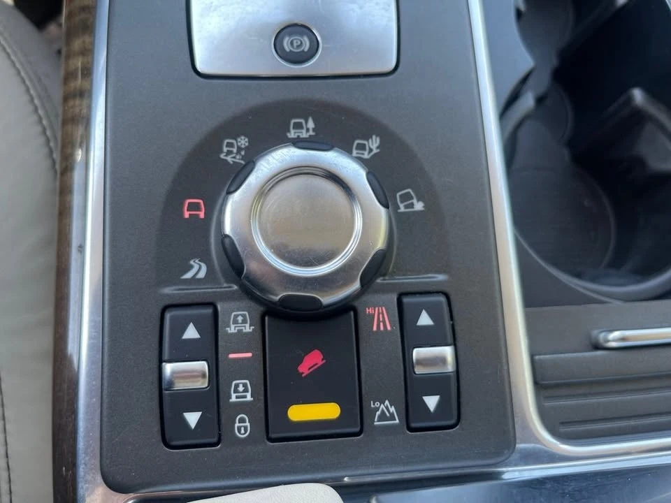 2011 Land Rover Range Rover L322 - Image 17 of 20