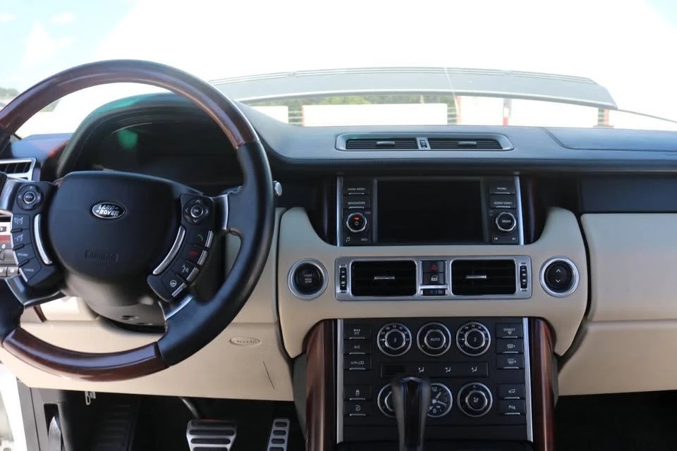 2011 Land Rover Range Rover L322 - Image 14 of 15